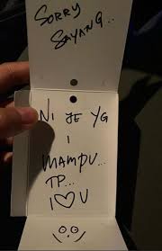 Senarai contoh hadiah untuk lelaki yang terbaik mengikut trend terkini untuk rujukan anda. Ni Je Saya Mampu Johan Hadiahkan Isteri Jam Biasa Tapi Ini Respons Isterinya Sempena Birthday Sweet Gempak