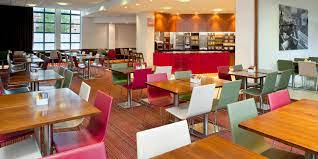 Immerse yourself in the thriving metropolis of central london by staying at the excellent and economical 2 star holiday inn express london city. Hotel Bei Old St Holiday Inn Express London City