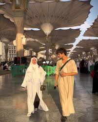 Makkah dan Madinah: Cerita Cinta Harris J dan Istri