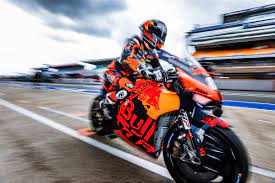 Miguel oliveira dará el salto a motogp 2019 tras confirmarse su fichaje por el equipo tech 3, con ktm como intermediaria. Oliveira To Start French Motogp From 10th As Fernandez Celebrates Moto2 Pole Position Ktm Press Center