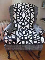 I Love The Use Of Two Different Fabrics I Also Really Like The Fact That This Is All Sewn With Piping Sillas Tapizadas Butacas Tapizadas Sillones Individuales