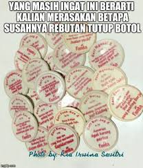 Koleksi pantun cinta * untuk mengungkapkan perasaan cinta dan kasih sayang kepada sang pacar ataupun pasangan hidup, banyak orang menyampaikannya dengan syair puisi yang romantis. Masihkah Kalian Ingat Tebak Tebakan Ala Fanta Tentu Masih Ingat Donk Tebak Tebakan Paling Terkenalnya Kecil Item Keringetan Tutup Botol Botol Masih Ingat