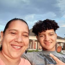 Daysi Orellana's Instagram, Twitter & Facebook