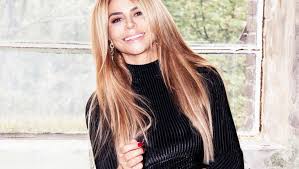 Tevens had ze een gastrol in de amerikaanse soapserie the bold and the beautiful. Olcay Gulsen Mijn Ene Carriere Loopt Naadloos Over In De Andere Het Parool