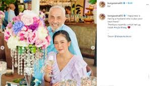 Bunga zainal memang terpaut jauh usianya dengan sukhdev singh. 3 Potret Mewah Pesta Ultah Bunga Zainal Emak Emak Rasa Abg Matamata Com