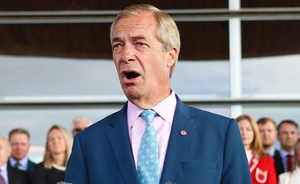 Nigel Farage breaks silence on Heathrow Airport third runway delay in  12-word put down - AOL