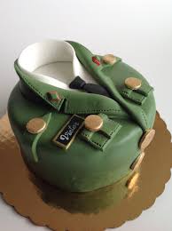 Apprenez facilement le cake design grâce à nos tutos vidéos. Torta Cumpleanos Militar Army Cake Shirt Cake Military Cake