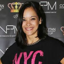 Η γλυκιά ηθοποιός περνάει τις περισσότερες ώρες της ημέρας. Den 8a Pisteyete Posa Kila Exei Parei H Katerina Tsabaloy Sthn Egkymosynh Ths Instyle Gr