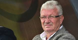 Mi̇sli̇.com 2'nci lig beyaz grup'ta sezonun ilk yarısını 48 puanla lider tamamlayıp antalya'da kampa giren manisa futbol kulübü'nde teknik direktör serkan özbalta açıklamalarda bulundu. Manisa Fk Da Ertekin Ile Yollar Ayrildi Egeyon Haber