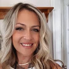 Candy Kidder's Instagram, Twitter & Facebook