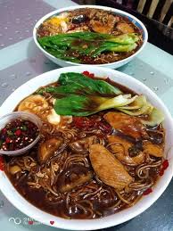 Mungkin ada diantara kita yang tersimpan sahaja mee bungkus di rumah dan tak tahu nak masak apa hari ini, bolehlah ikuti perkongsian ini. Begini Cara Buat Resipi Yee Mee Sizzling Mudah Jer Tapi Sedap Macam Makan Di Kedai Keluarga