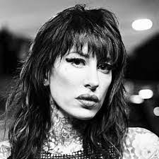 Lauren Coffin's Instagram, Twitter & Facebook