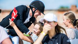 Shona benner, germany's best scoring pony rider at the 2019 european pony championships, has secured helen langehanenberg's brisbane as a future junior rider's horse. Diese Reiter Vertreten Deutschland Bei Der Em Der Nachwuchs Dressurreiter In Ungarn Eurosport