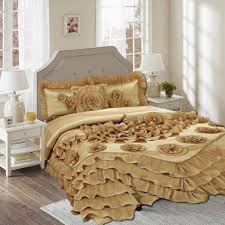 Pin Na Doske Fancy Wedding Bedding