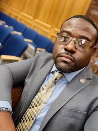 𝐈’𝐦 𝐧𝐨𝐭 𝐣𝐮𝐬𝐭 𝐢𝐧 𝐭𝐡𝐞 𝐫𝐨𝐨𝐦—𝐈’𝐦 𝐡𝐞𝐥𝐩𝐢𝐧𝐠 𝐜𝐫𝐚𝐟𝐭  𝐭𝐡𝐞 𝐥𝐞𝐠𝐢𝐬𝐥𝐚𝐭𝐢𝐨𝐧., At the 𝐋𝐨𝐮𝐢𝐬𝐢𝐚𝐧𝐚 𝐒𝐭𝐚𝐭𝐞  𝐂𝐚𝐩𝐢𝐭𝐨𝐥 working with State Representative-Delisha Boyd as her  𝐏𝐨𝐥𝐢𝐜𝐲 𝐀𝐝𝐯𝐢𝐬𝐨𝐫, making sure strategy meets impact ...