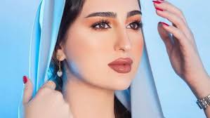 6thStreet Online Shopping With Influencer