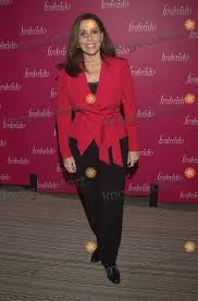 Linda Lore Pictures and Photos