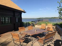 Unser haus am see erwartet sie mit phantastischen sonnenuntergängen, einem ausblick über die rheinebene, den weinbergen und dem romantischen bergsee. Ferienhaus Haus Am See Sternberg Frau Heike Schmidtke Ferienhaus Am See Deutschland Ferienhaus Ferienhaus Am See