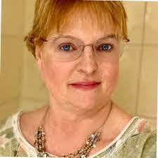 Lori Polito's Instagram, Twitter & Facebook