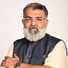 Two passersby fought off the dogs and provided aid before paramedics took  the man to the hospital, where he died from a severed artery in his arm.  MORE BELOW 🔽