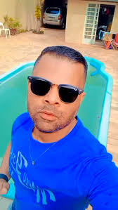 Bom dia gente feliz não incomoda ninguém bora viver o hoje o agora pois o  amanhã só pertence a Deus viva o agora o já cada momento da sua vida  depende apenas de vcs ❤️😍