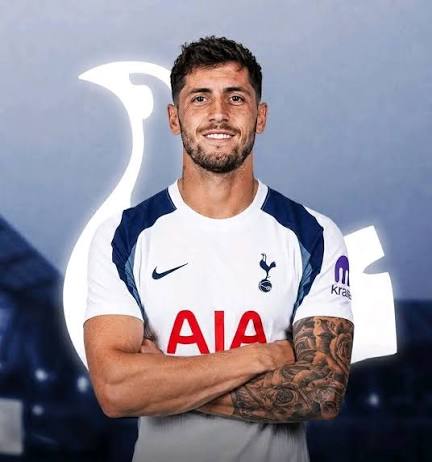 🚨 𝗖𝗢𝗡𝗙𝗜𝗥𝗠𝗘𝗗: Marco Senesi to Tottenham is 𝗛𝗘𝗥𝗘 𝗪𝗘 𝗚𝗢 done. ✓ The Argentine defender has verbally agreed a four-year contract with Spurs and will join as a free agent after leaving