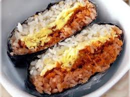 海苔肉鬆免捏飯糰 手殘也能做出好看飯糰 by 梁小蝶 recipe taiwanese food recipes food sharing