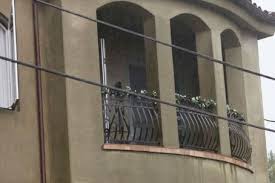 Add to collection add to collection. Vanessa Hudgens And Austin Butler Were Seen Rushing To The Balcony Of Her House Yesterday October 5 In Los Angeles Famousfix Com Post