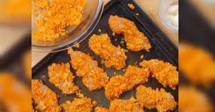 Recouvrez Votre Poulet De Doritos Ecrase Les Gens Ignorent A Quel Point Le Resultat Est Epatant Raw Chicken Doritos Chicken