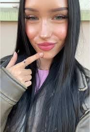 Emily Thrasher's Instagram, Twitter & Facebook