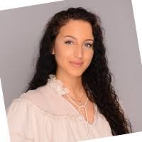 300+ perfiles de «Dania»