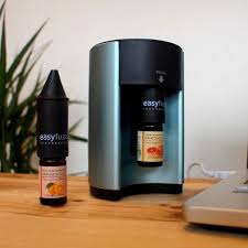 Neolia Compagnie Des Sens Grace A Son Systeme De Diffusion Par Nebulisation Le Neolia Est Un Dif Diffuseur Huile Essentielle Diffuseur Huiles Essentielles