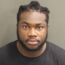 VILSON, EDOUARD 🇭🇹 ANBA kÒD NAN ORLANDO PASKE LI BAT YON FANM ANSENT. Bon  sa neg sa yo gen nan kò yo menm yo pa poze ditou non....