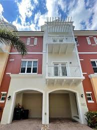 Vintage townhouses for sale range in square footage from around 0 square feet to over 0 square feet and in price from approximately $325,000 to $400,000 while having an average homeowners association fee of about $592 per month. 49 Lighthouse Point Condos For Sale Lighthouse Point Fl Townhouses Movoto