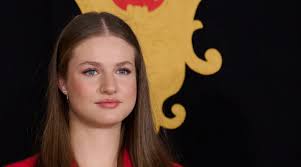 Leonor dEspagne au coeur dune nouvelle polémique : ces photos en bikini  qui ne passent pas