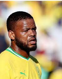 Who is better at football analysis, Atta Poku or Kwame Dela?