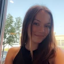 Jennifer Lautenbach's Instagram, Twitter & Facebook