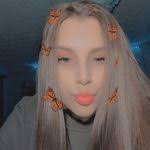 Autumn Vandyke's Instagram, Twitter & Facebook