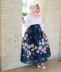 Busana kasual perjalanan bisnis busana kasual di luar ruangan inggris retro eropa dan amerika kenyamanan busana kasual olah raga luar ruangan melatih taktik luar ruangan. Tampil Bergaya Vintage Dengan 10 Rekomendasi Baju Muslim Bermotif Bunga