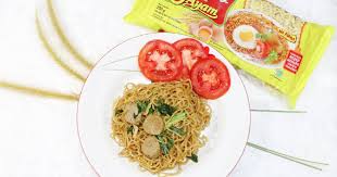 Menu utama yang ditawarkan tentunya bakmi goreng dan bakmi rebus dengan beberapa pilihan menu minuman, harga seporsi menu bakmi tanpa telur yakni rp. 1 231 Resep Bakmi Jawa Mie Telur Enak Dan Sederhana Ala Rumahan Cookpad