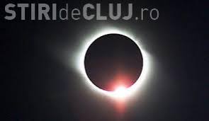 Exista multe date care atesta ca oamenii au fost atenti la asemenea fenomene, pe care le puneau pe seama manifestarii, in sens favorabil sau amenintator, a. Eclipsa Totala De Soare 2017 Vezi Momentul In Care Soarele A Fost Acoperit Complet Video Stiri De Cluj