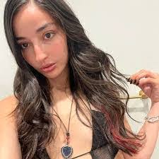 Emily Willers's Instagram, Twitter & Facebook