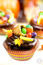 Here at martha stewart, we're all about celebrating every occasion, especially with cake! 40 Best Thanksgiving Cupcakes Cute Thanksgiving Cupcake Ideas