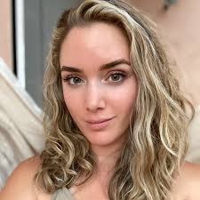 Esther Heidenreich's Instagram, Twitter & Facebook