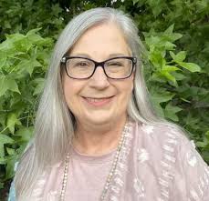 Paula Maddox's Instagram, Twitter & Facebook