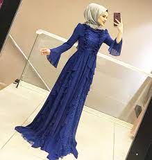 Çok farklı şal renkleri ile lacivert elbiseleri kombin yapmak mümkün. Lacivert Elbisenin Ustune Hangi Renk Sal Gider Tarz Kadin