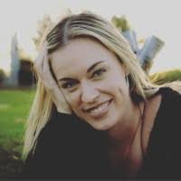 Amanda Ponce's Instagram, Twitter & Facebook