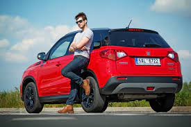 A včera ho šťastný tatínek zapíjel s kolegy z národního divadla. Patrik Dergel A Suzuki Vitara Auto Kabelky Blog Veroniky Petru