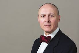 Essays Luis Durnwalder Barbara Zehnpfennig Aktuelles Andrássy Netz- werktag  Studienjahres- eröffnung Diplomübergabe Portrait