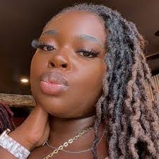 Marisa Covington's Instagram, Twitter & Facebook